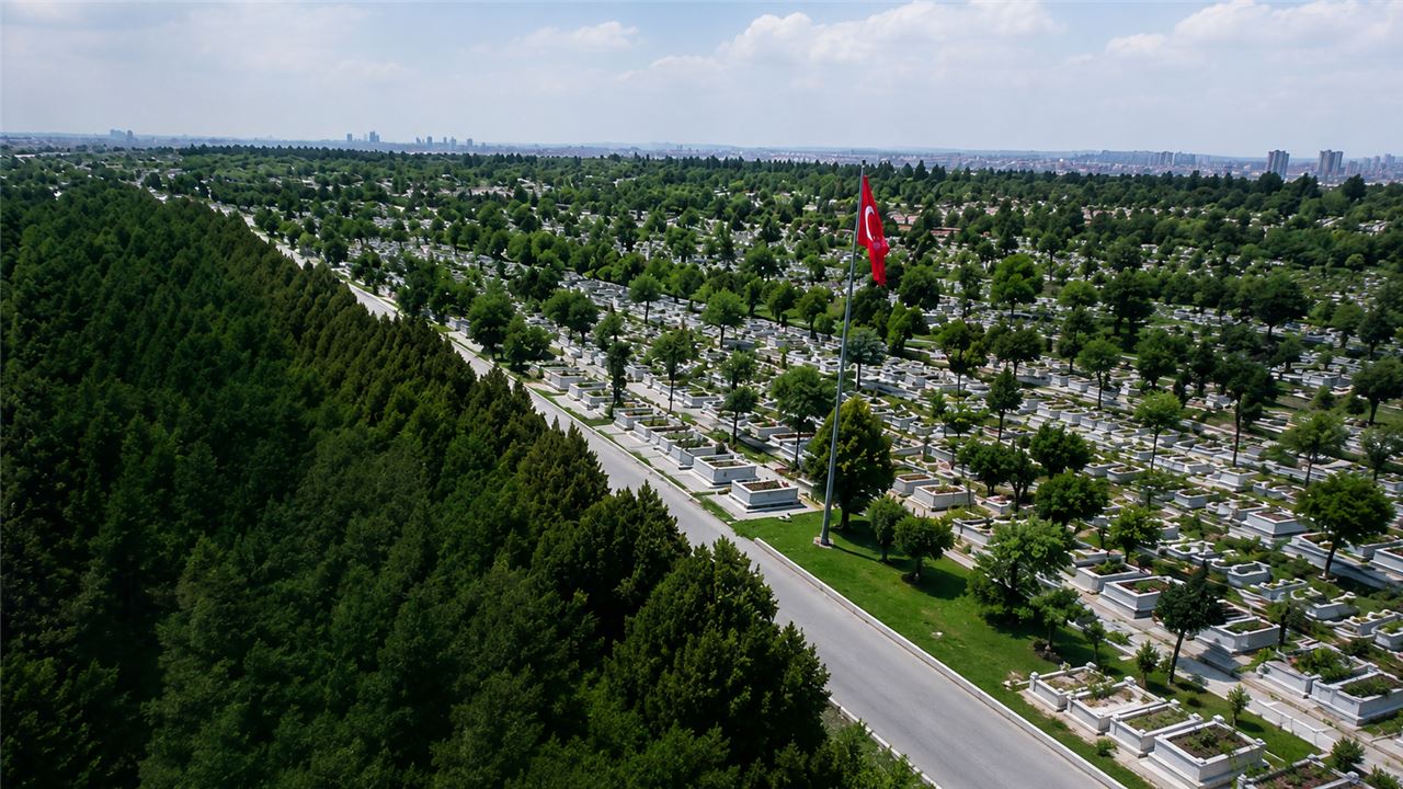 Ankara’da bakımlı bir mezarlık