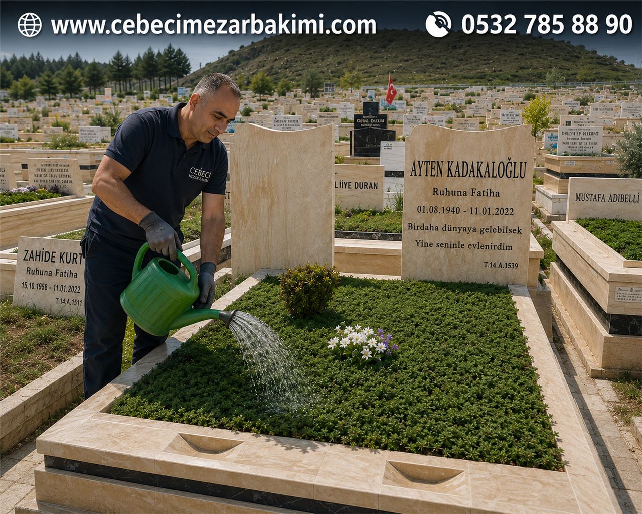 Cebeci Mezar Bakım ustası çalışırken